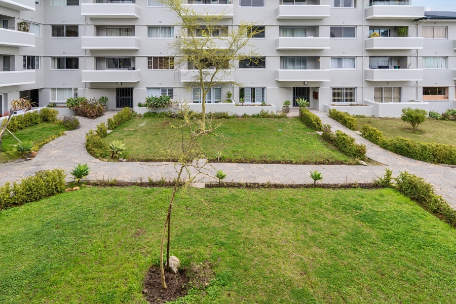 To Let 2 Bedroom Property for Rent in Sea Point Western Cape